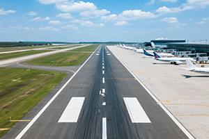 机场跑道.jpg